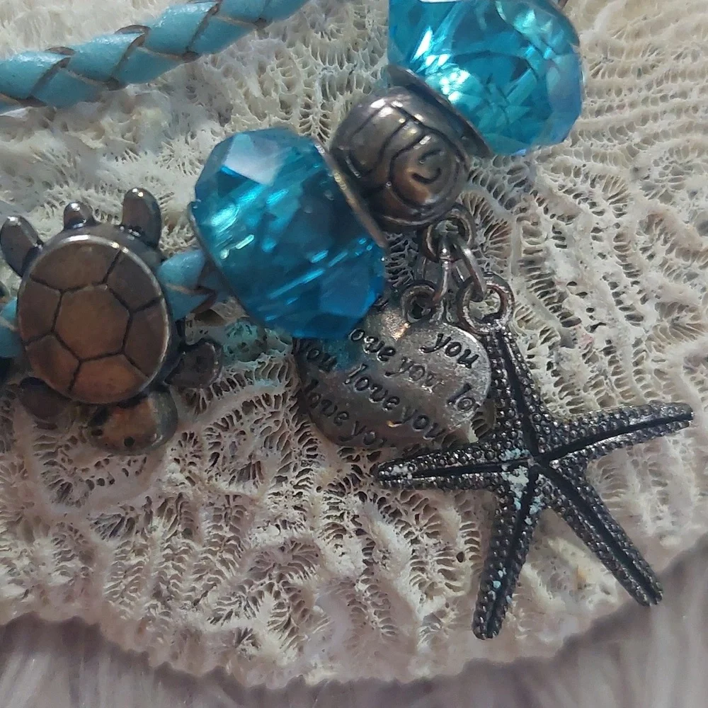 FASHION - Picture 2 of 6